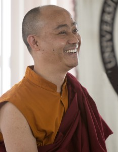 Enseñando durante el programa con Ven. Dzogchen Ponlop Rinpoche, Ciudad de México, marzo 2014